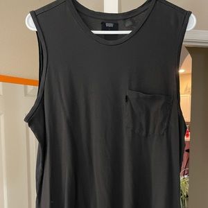 Levi’s muscle tee